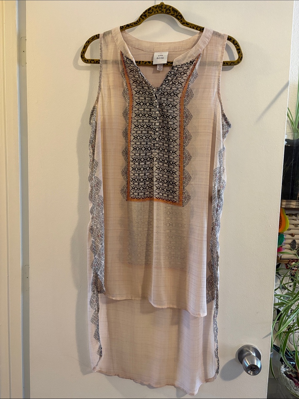 High-low sleeveless tunic with bohemian embroidery from Knox Rose - Medium